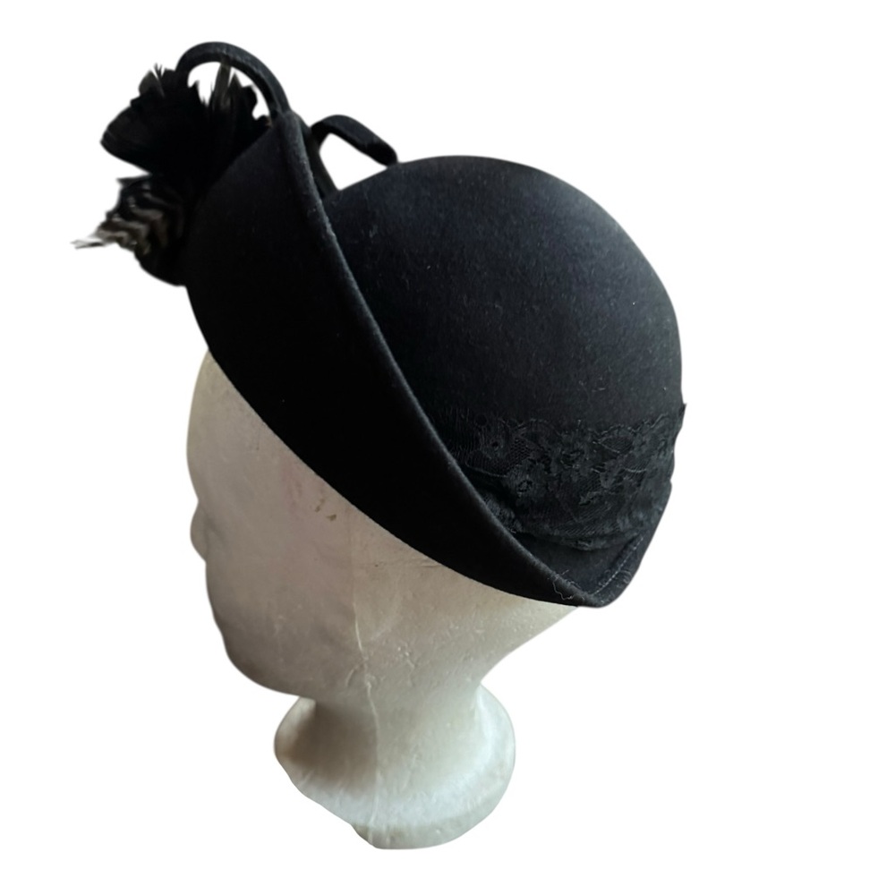 1940s Belvedere, Made in USA, 100% Wool Feather Embellished Lace Hat - Picture 3 of 7